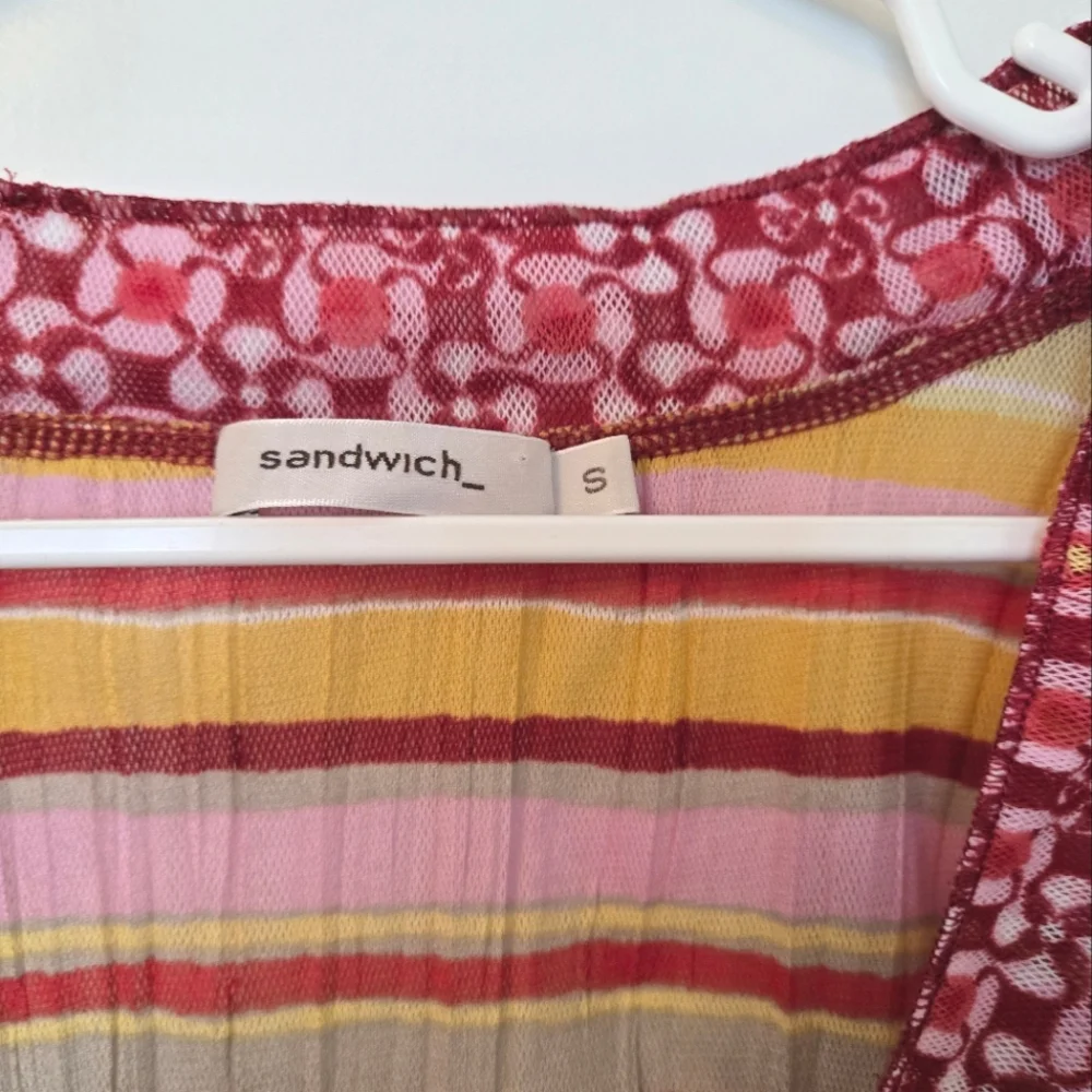 Patterned Mesh Top - Picture 2 of 3